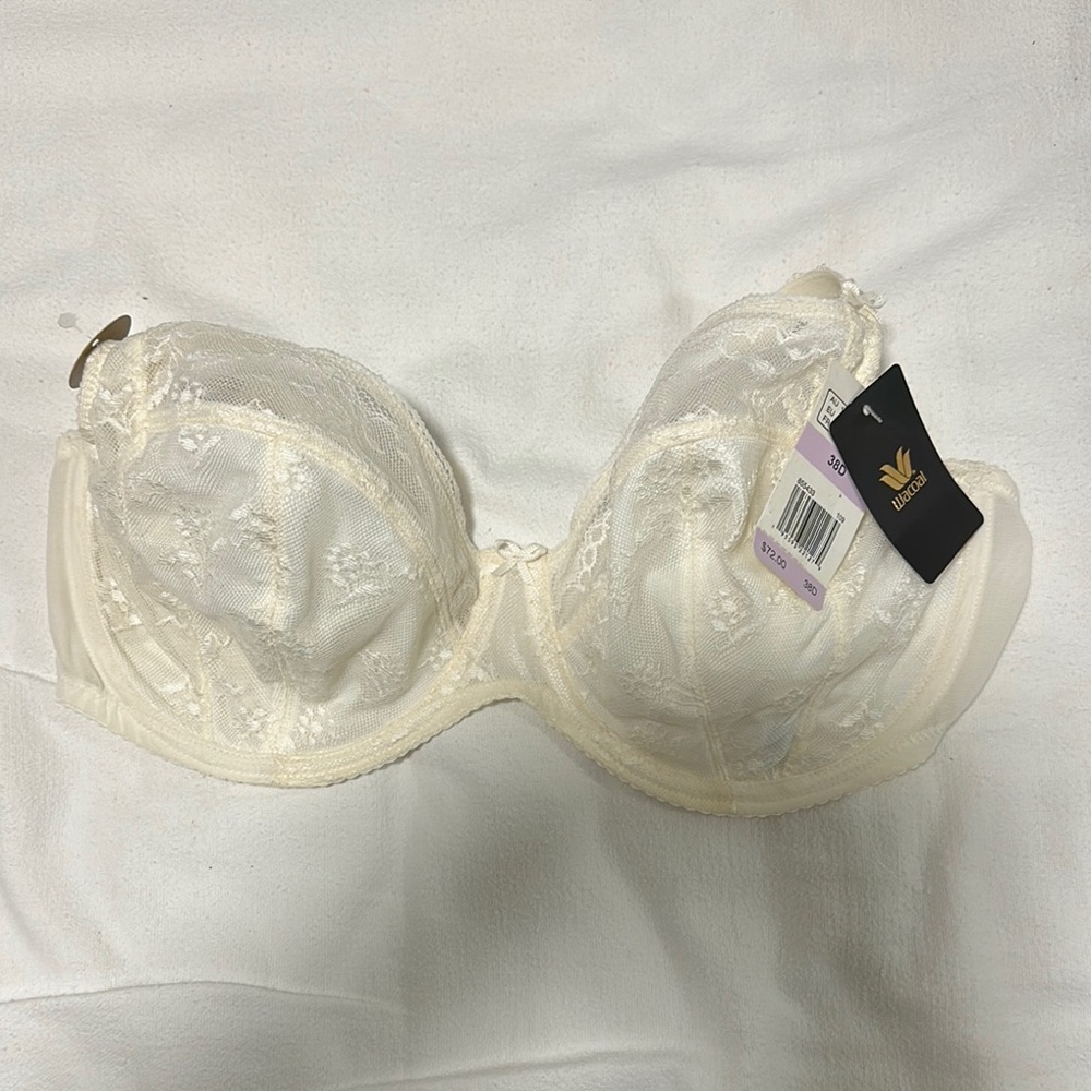 Wacoal Bra 38D NWT Cream.                Style # 855433. Beautiful